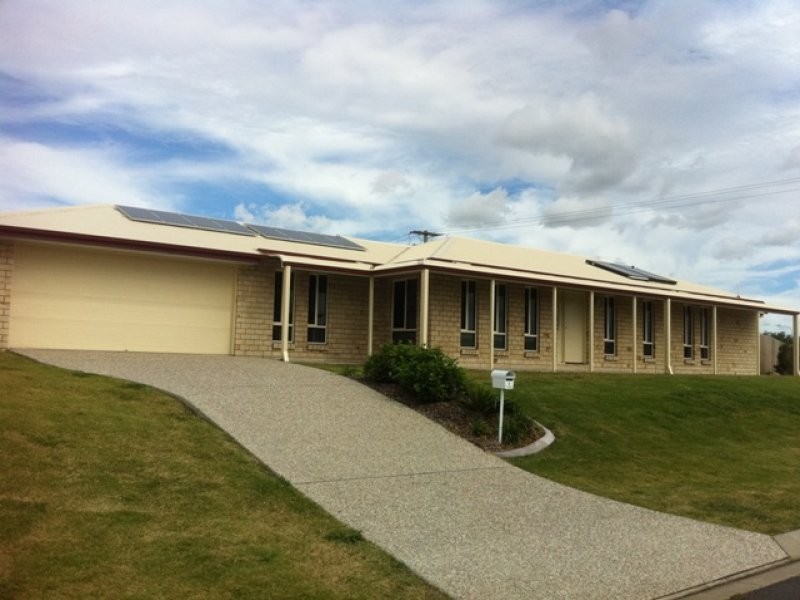 1 Petal Place, Yamanto QLD 4305