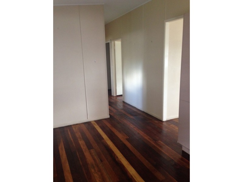 60 Samford Road, Leichhardt QLD 4305