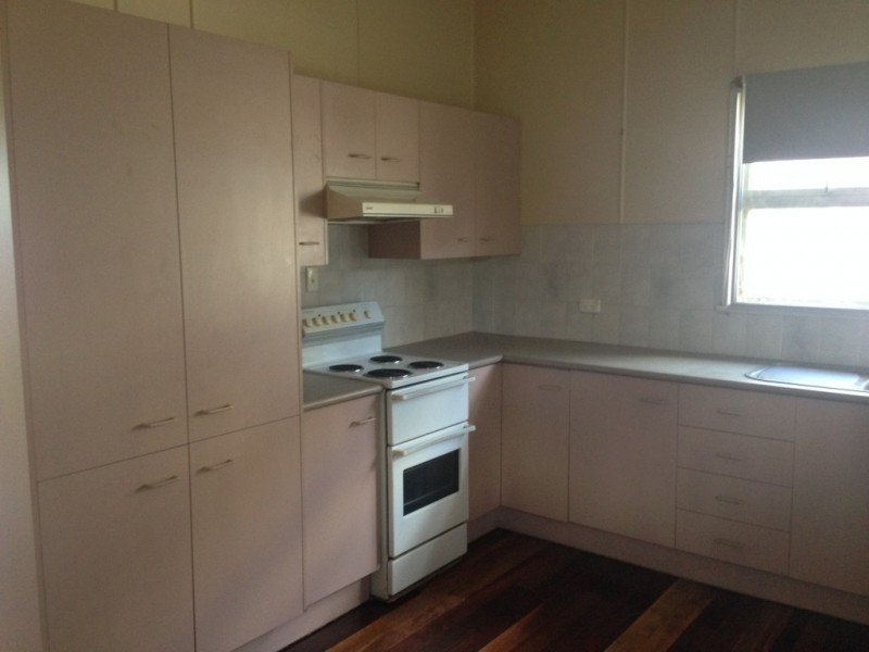 60 Samford Road, Leichhardt QLD 4305