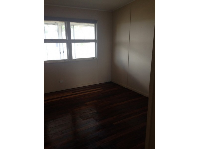 60 Samford Road, Leichhardt QLD 4305
