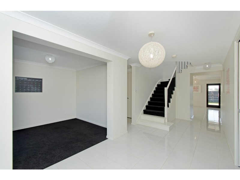 90 Honeywood Drive, Fernvale QLD 4306