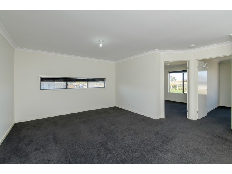 90 Honeywood Drive, Fernvale QLD 4306