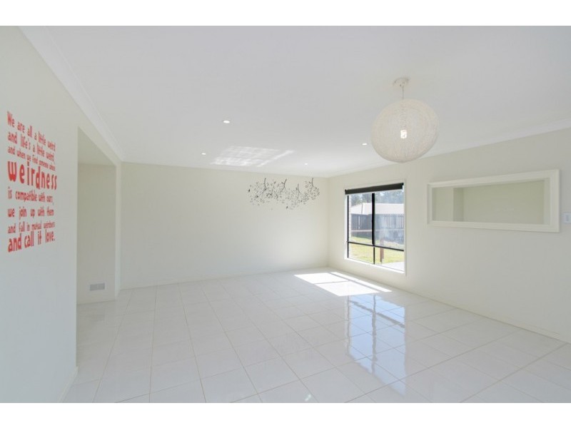 90 Honeywood Drive, Fernvale QLD 4306