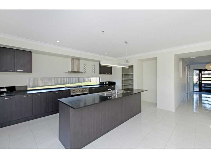 90 Honeywood Drive, Fernvale QLD 4306