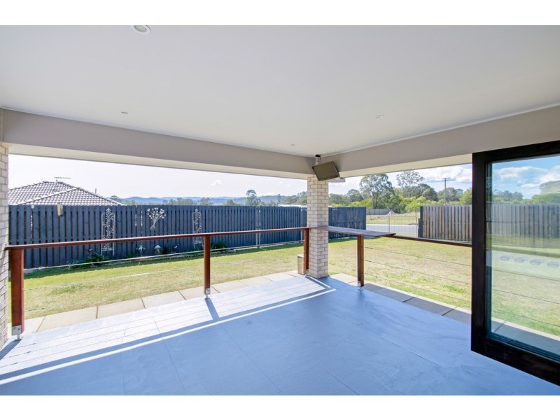 90 Honeywood Drive, Fernvale QLD 4306