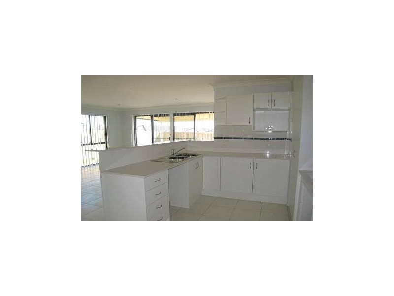 24 Brighton Street, Raceview QLD 4305