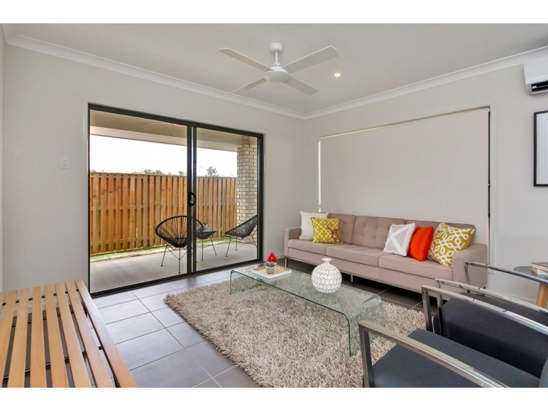 13 Bowerbird Street, Deebing Heights QLD 4306