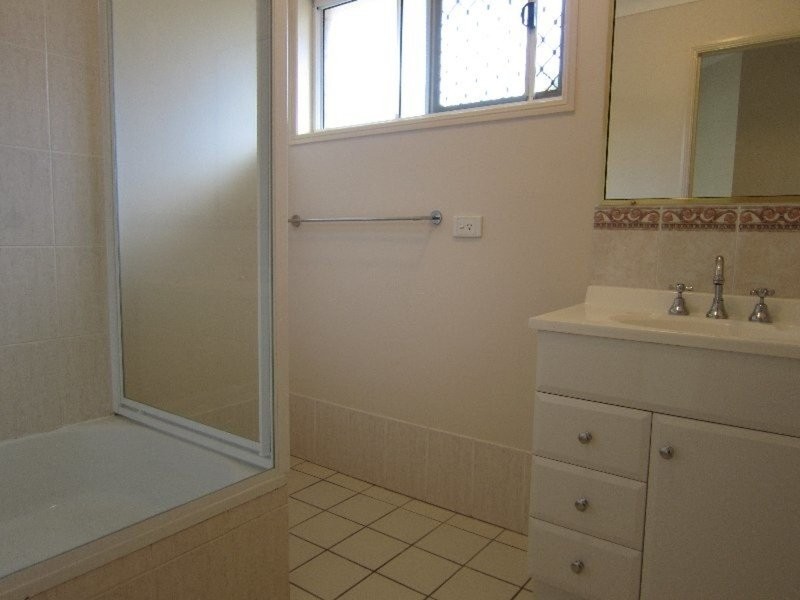 21 Oregon Close, Yamanto QLD 4305