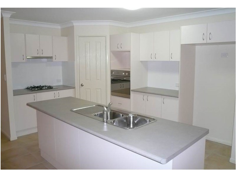 6 Baden Jones Way, North Booval QLD 4304