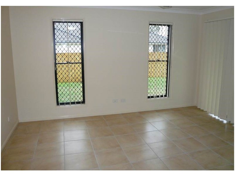 6 Baden Jones Way, North Booval QLD 4304