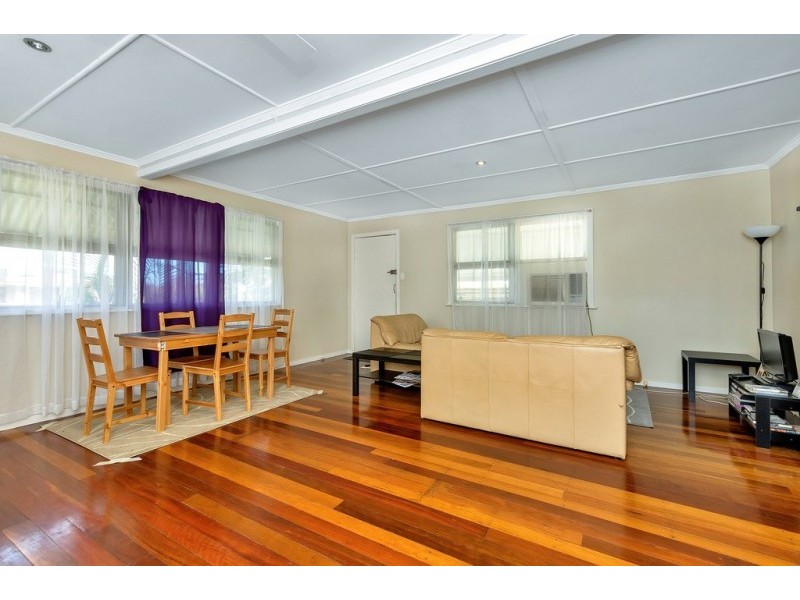 68 Robertson Road, Eastern Heights QLD 4305