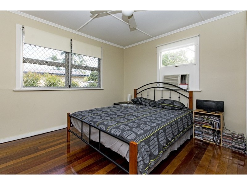 68 Robertson Road, Eastern Heights QLD 4305