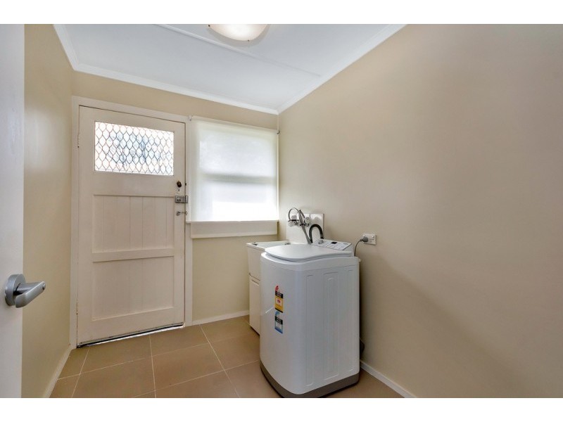 68 Robertson Road, Eastern Heights QLD 4305