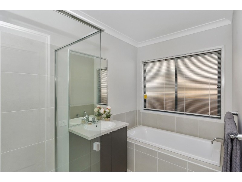 20 Lomandra Street, Deebing Heights QLD 4306