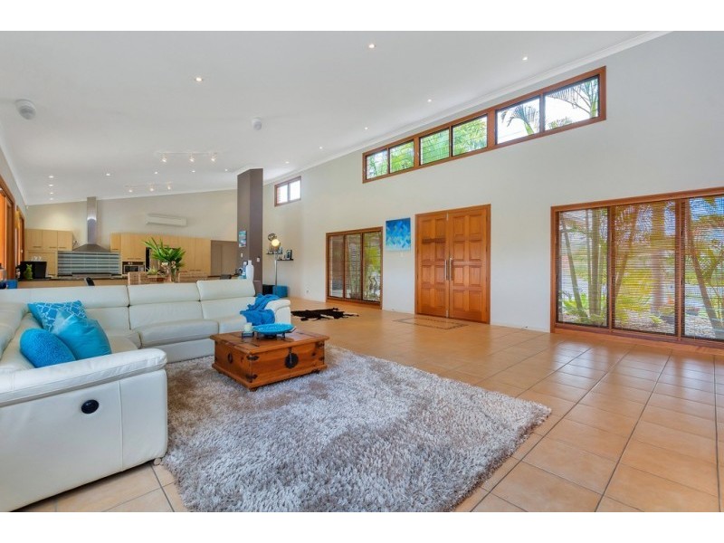 16 Willaroo Close, Flinders View QLD 4305