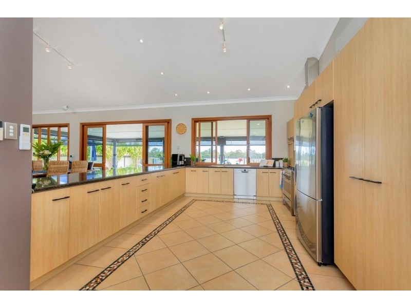 16 Willaroo Close, Flinders View QLD 4305