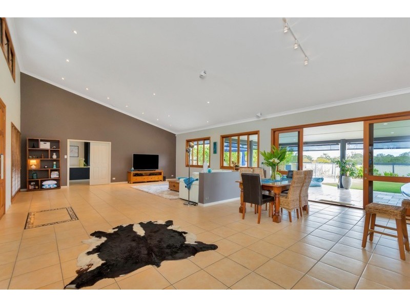 16 Willaroo Close, Flinders View QLD 4305