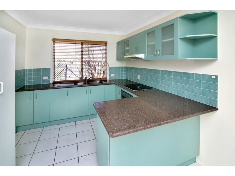 12 Phoenix Court, Churchill QLD 4305