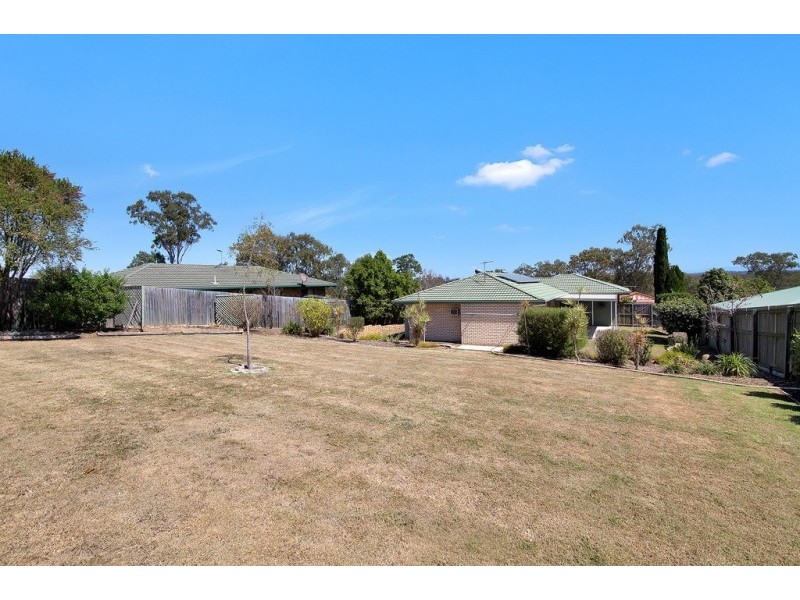 12 Phoenix Court, Churchill QLD 4305