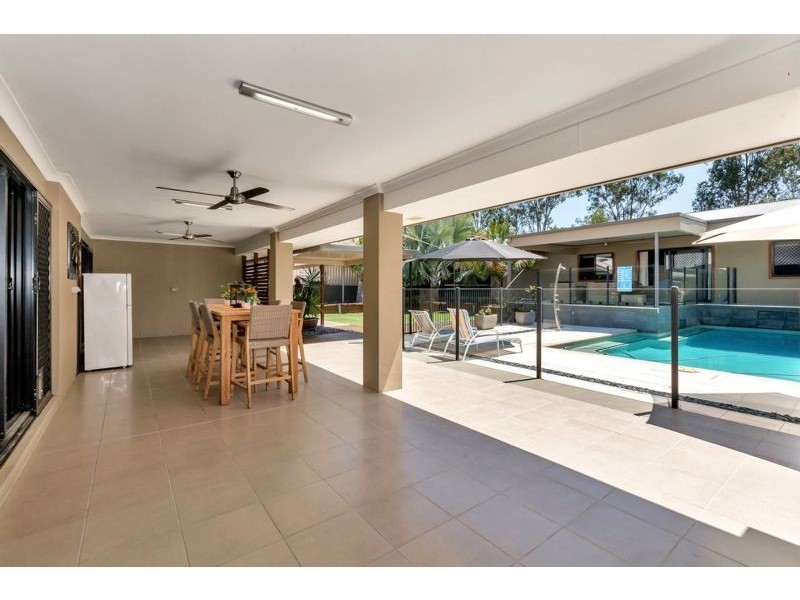 1 Fulham Close, Deebing Heights QLD 4306