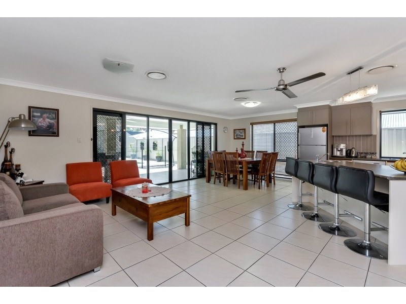 1 Fulham Close, Deebing Heights QLD 4306
