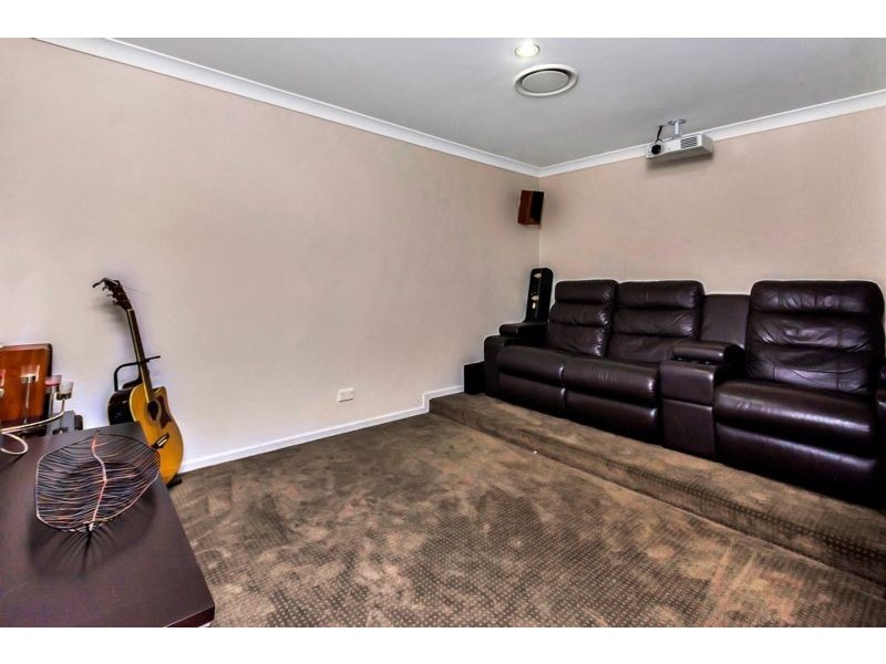 1 Fulham Close, Deebing Heights QLD 4306