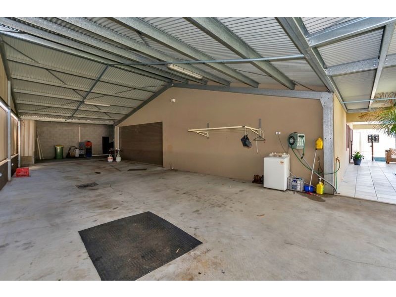 1 Fulham Close, Deebing Heights QLD 4306