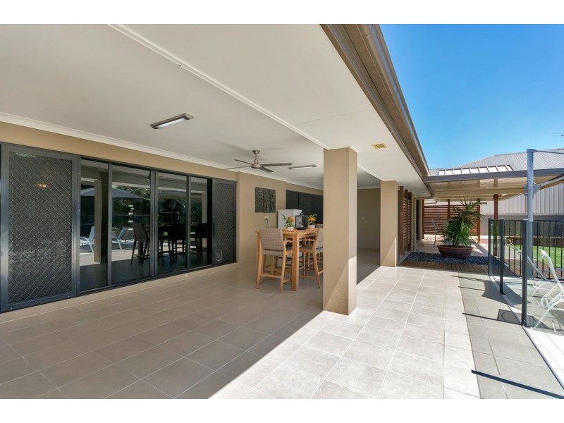 1 Fulham Close, Deebing Heights QLD 4306