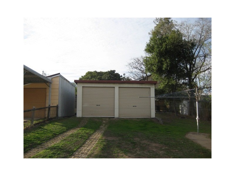 23 Moffatt Street, Ipswich QLD 4305
