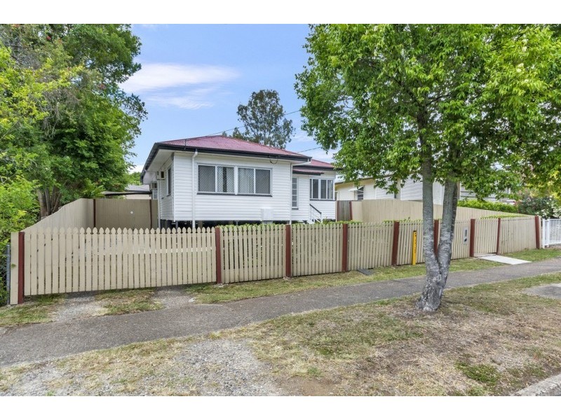 121 Glebe Road, Silkstone QLD 4304