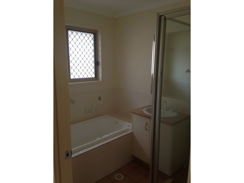 10 Amie Place, Raceview QLD 4305