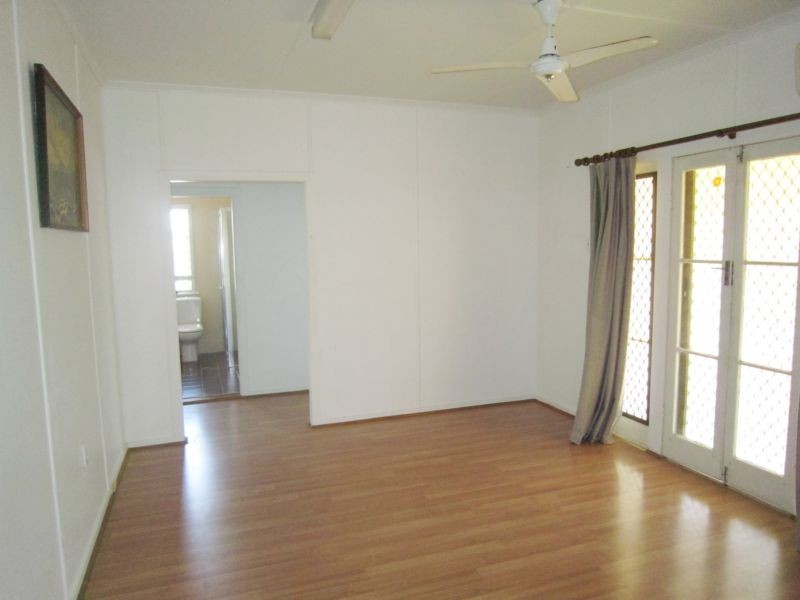 11 Vernon Street, Ipswich QLD 4305