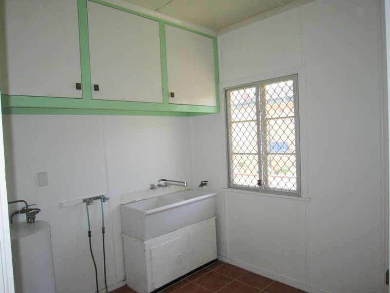 11 Vernon Street, Ipswich QLD 4305