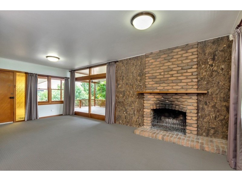35 Edwards Street, Flinders View QLD 4305