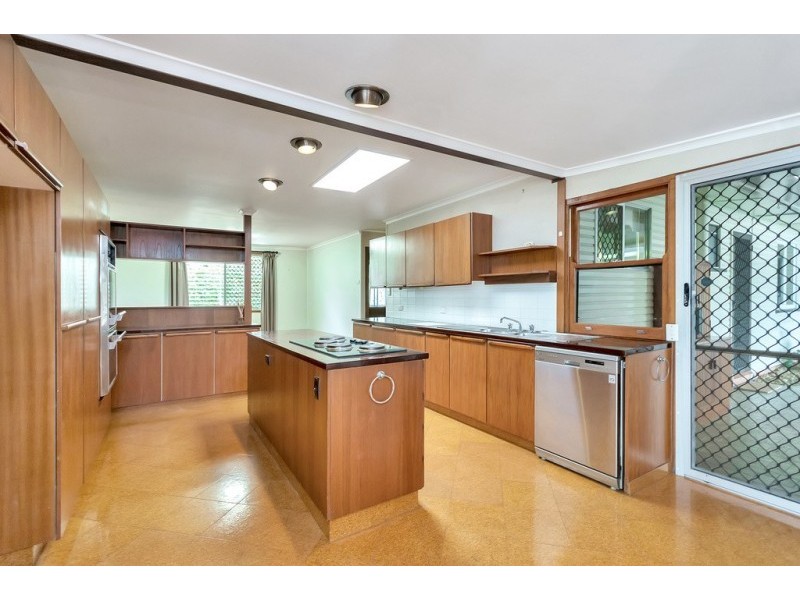 35 Edwards Street, Flinders View QLD 4305