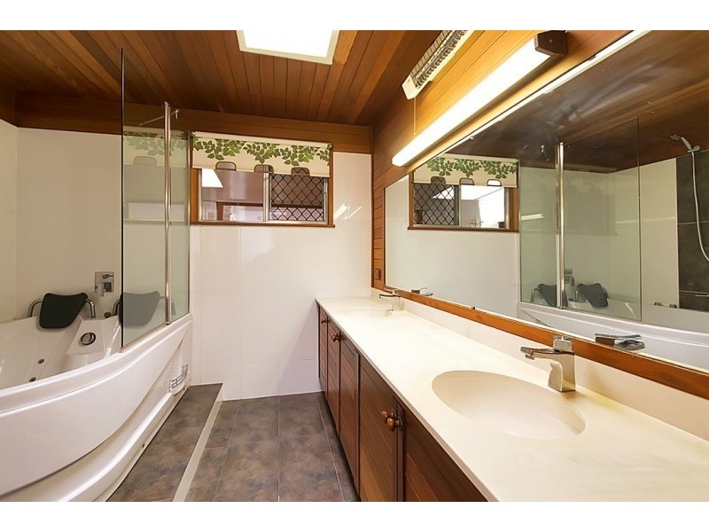 35 Edwards Street, Flinders View QLD 4305