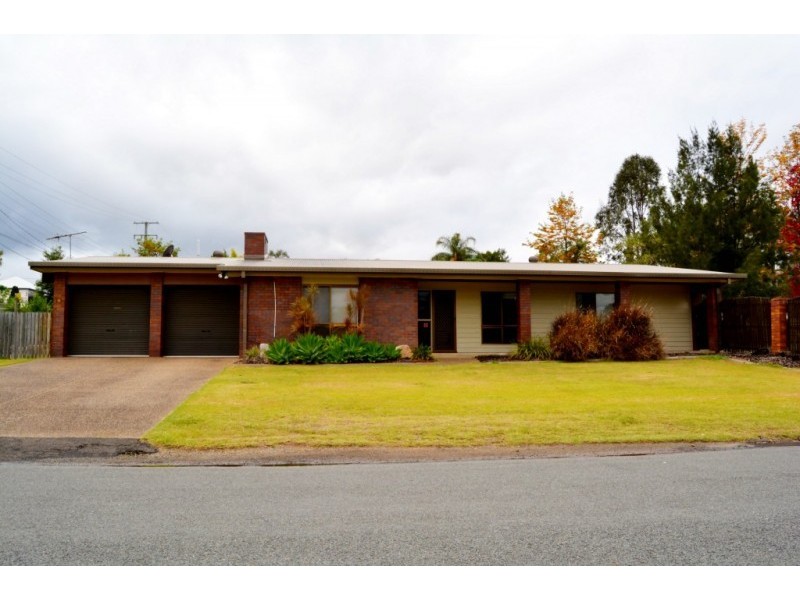 55 Queen Street, Blackstone QLD 4304