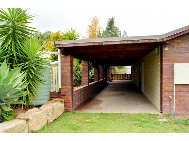 55 Queen Street, Blackstone QLD 4304