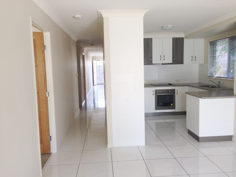 1/11 Galah Street, Churchill QLD 4305