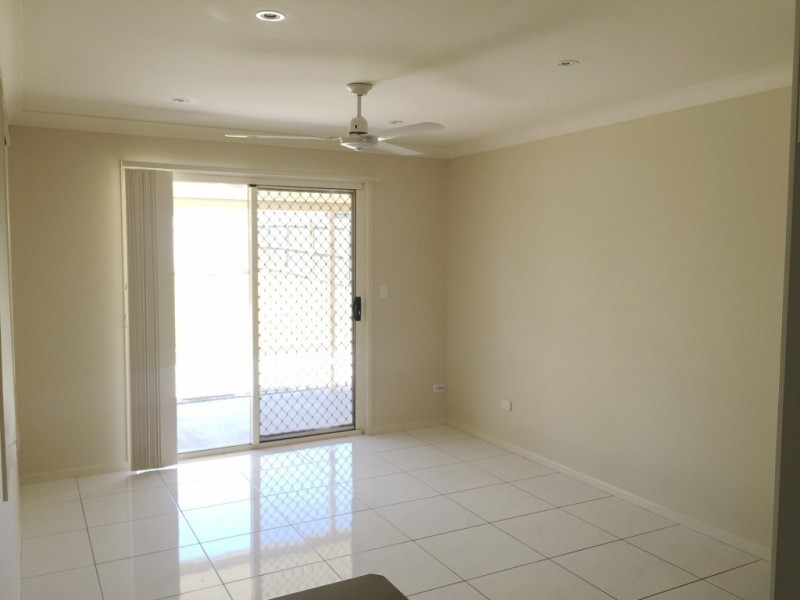 2/11 Galah Street, Churchill QLD 4305