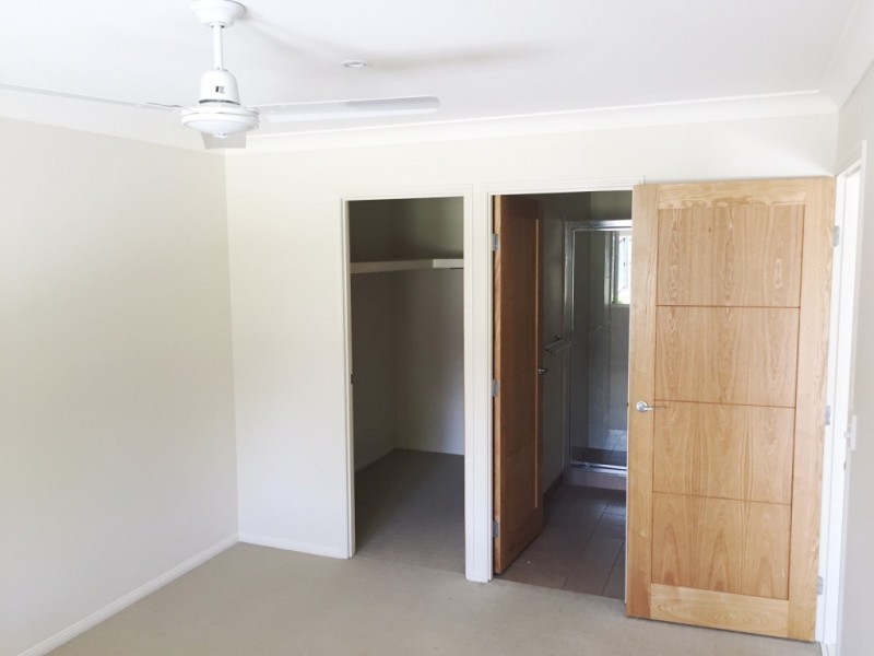 2/11 Galah Street, Churchill QLD 4305