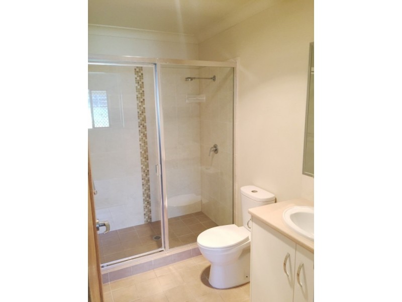 2/11 Galah Street, Churchill QLD 4305