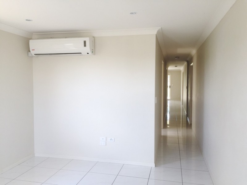 2/11 Galah Street, Churchill QLD 4305