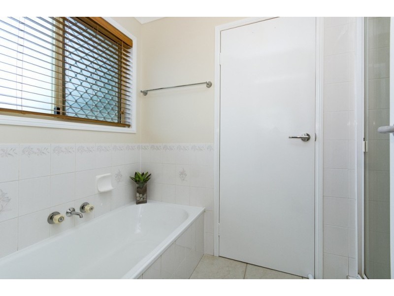 2/35 Kingston Drive, Flinders View QLD 4305