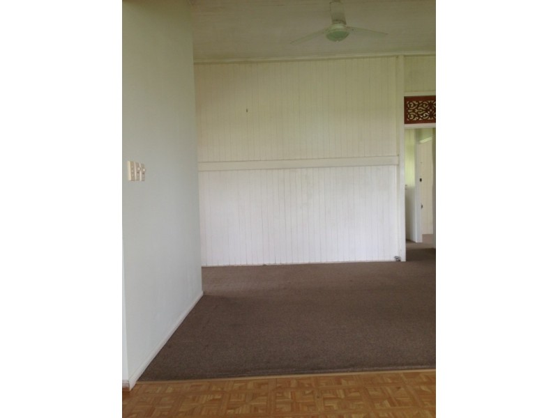 189A Churchbank Weir Raod, Peak Crossing QLD 4306
