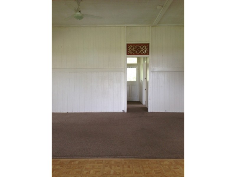 189A Churchbank Weir Raod, Peak Crossing QLD 4306