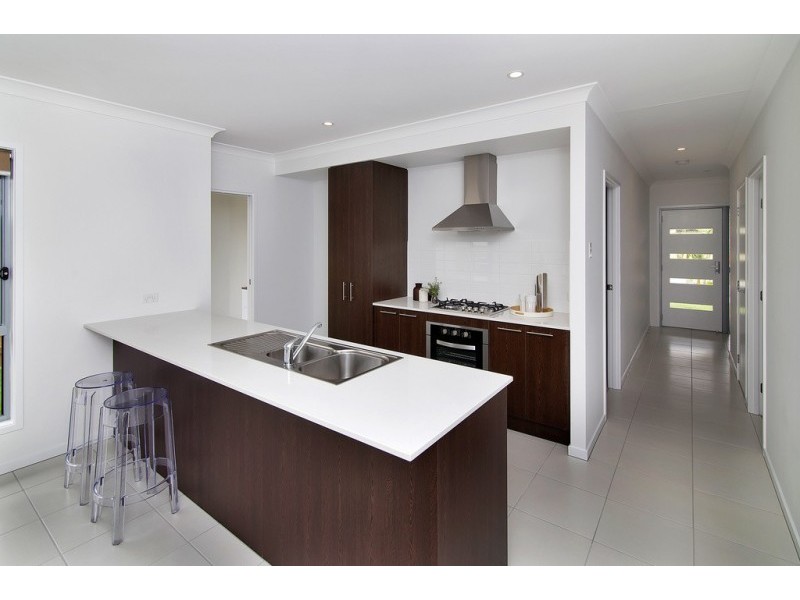 17 Sovereign Drive, Deebing Heights QLD 4306