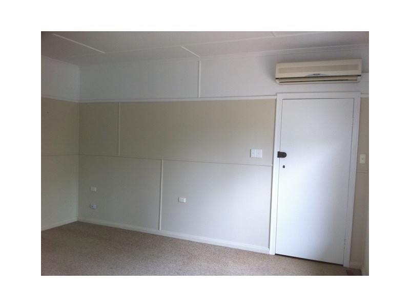 9 Harvey Street, Churchill QLD 4305