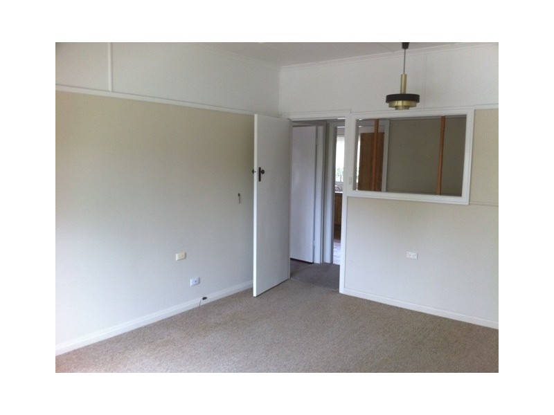 9 Harvey Street, Churchill QLD 4305