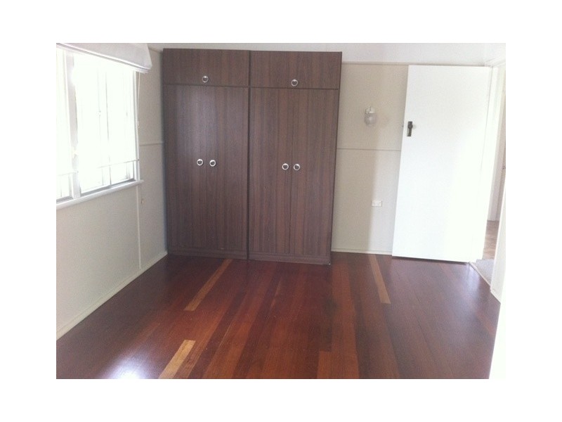 9 Harvey Street, Churchill QLD 4305